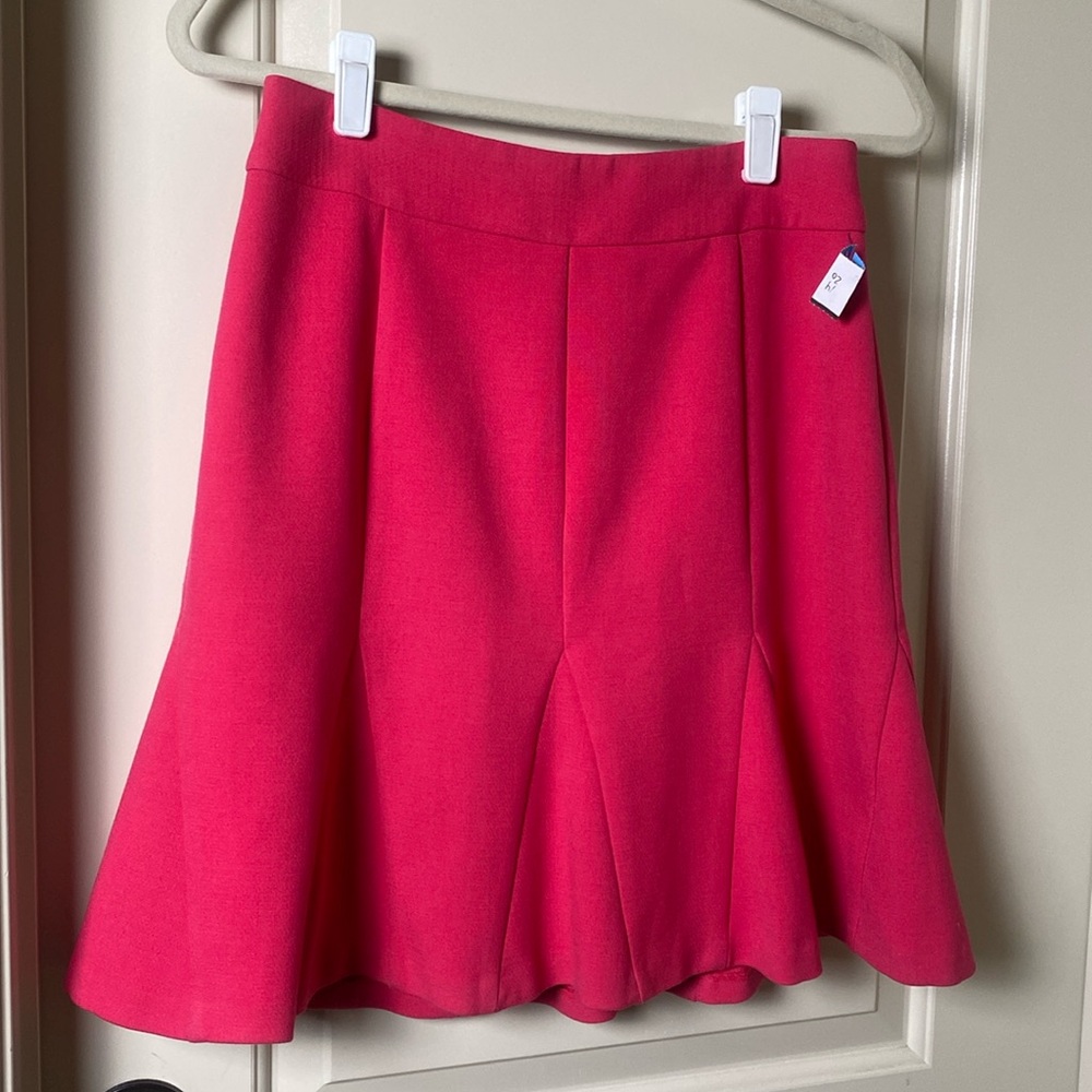 Banana Republic size 2 HOT pink mini skirt zipper back